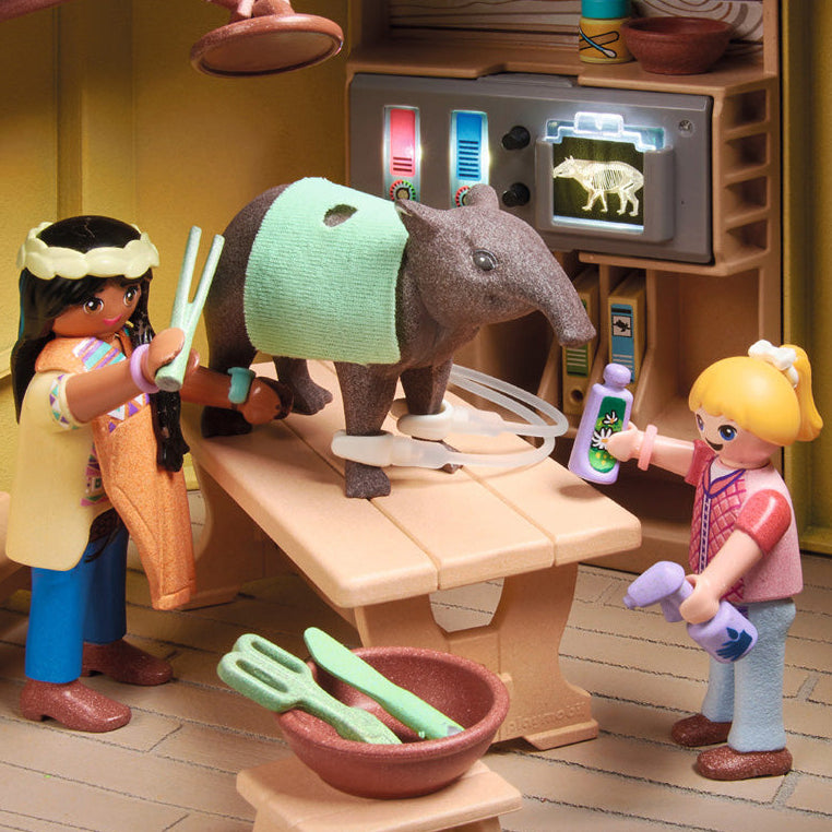 Wiltopia Animal Care Station Playset - FAO Schwarz
