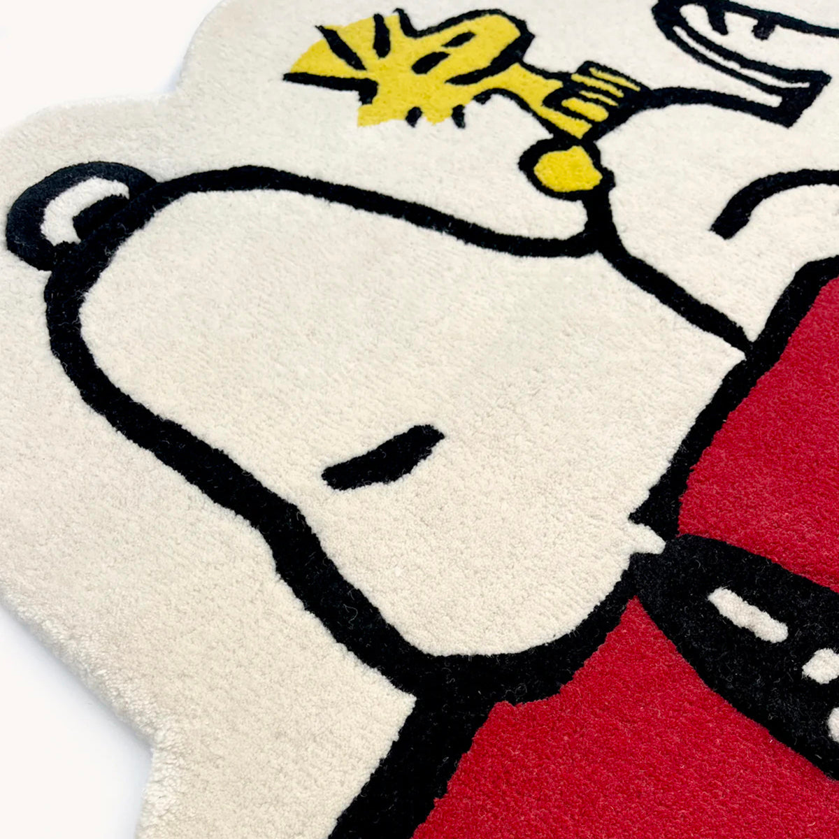 Peanuts Dog House Rug – 4′ x 5′ - FAO Schwarz