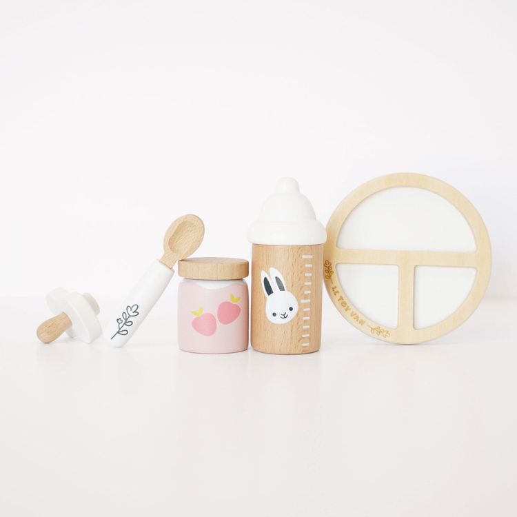Dolls Nursing Kit & Bag – 8 Pieces - FAO Schwarz