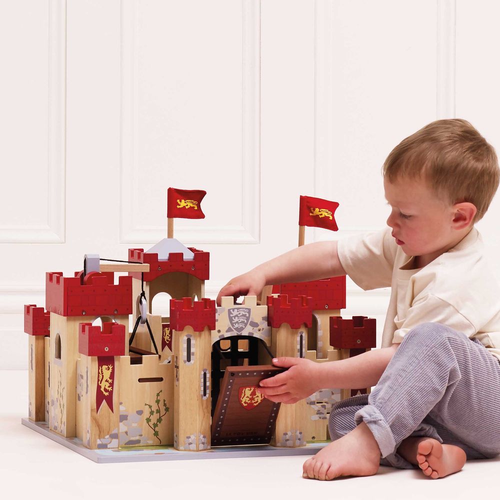Lionheart Castle - FAO Schwarz